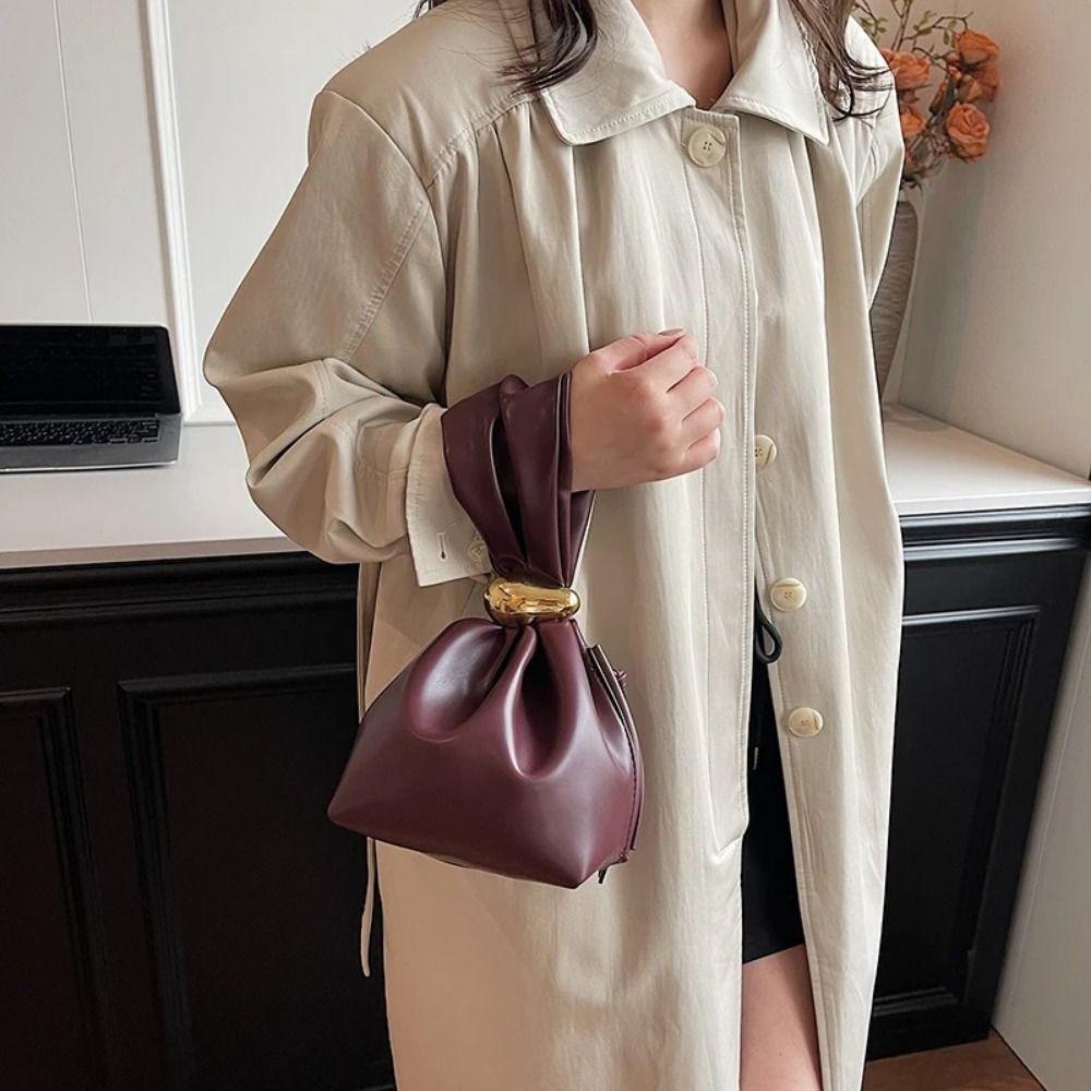 New Fashion Soft Leather Clutch Bag Luxury Designer Retro Mini Bucket Pouch Party Evening Bags Women Pleated Handbag