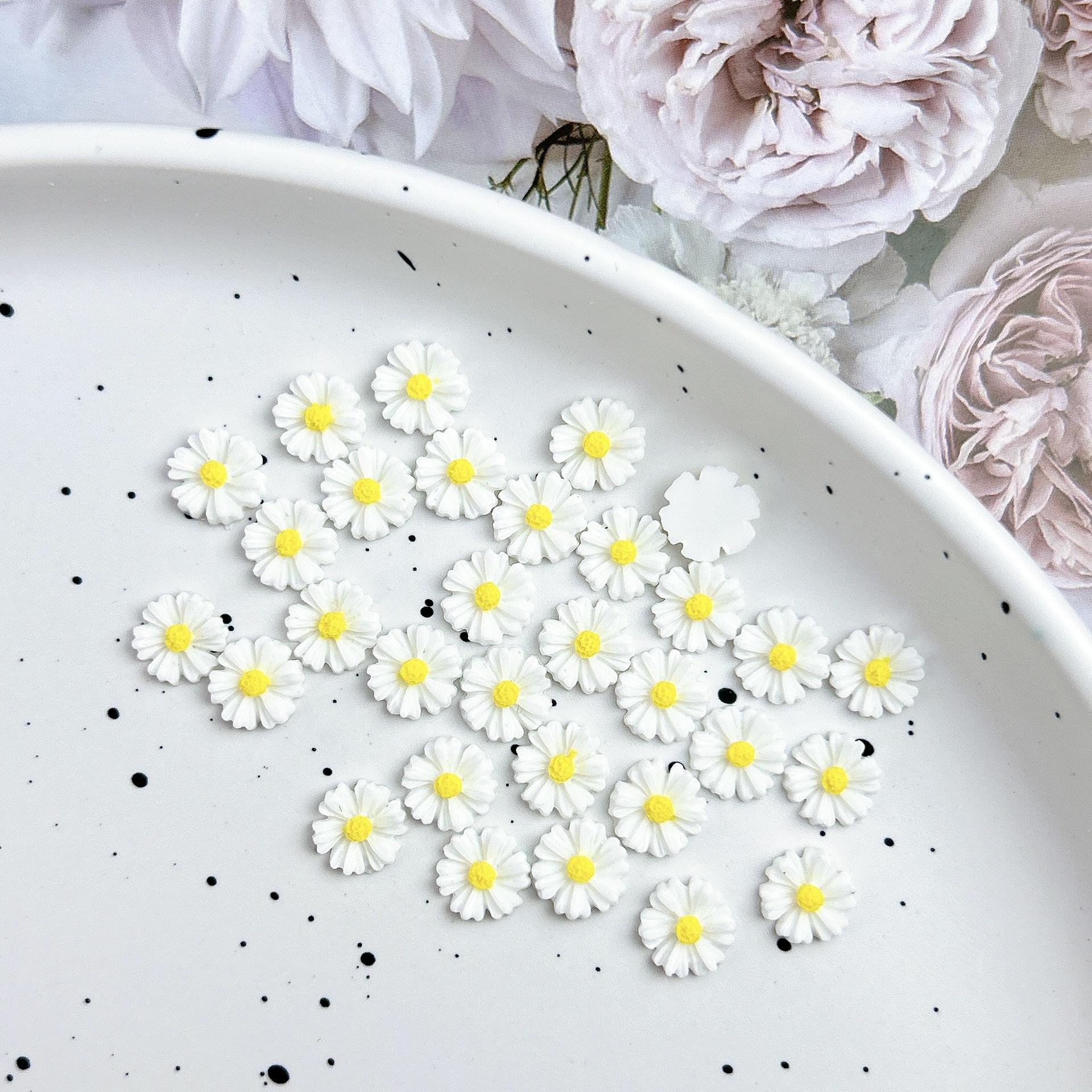 Рельефные Весенние Наклейки для Ногтей с Ромашками 3D Масляная Живопись Крупные и Мелкие Белые Цветы Наклейки-Декорации для Ногтей 01 8mm