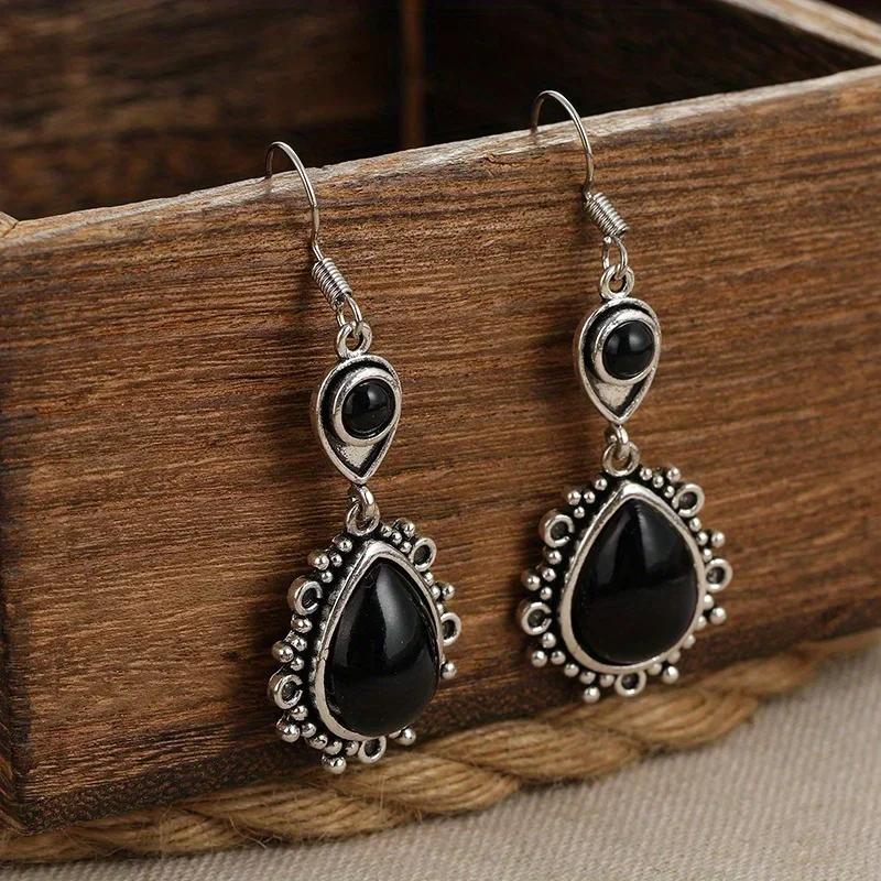 Vintage Silvery Plated Black Stone Dangle Earrings for Women Elegant Exquisite Banquet Jewelry Geometric Hollow Pendant Earrings