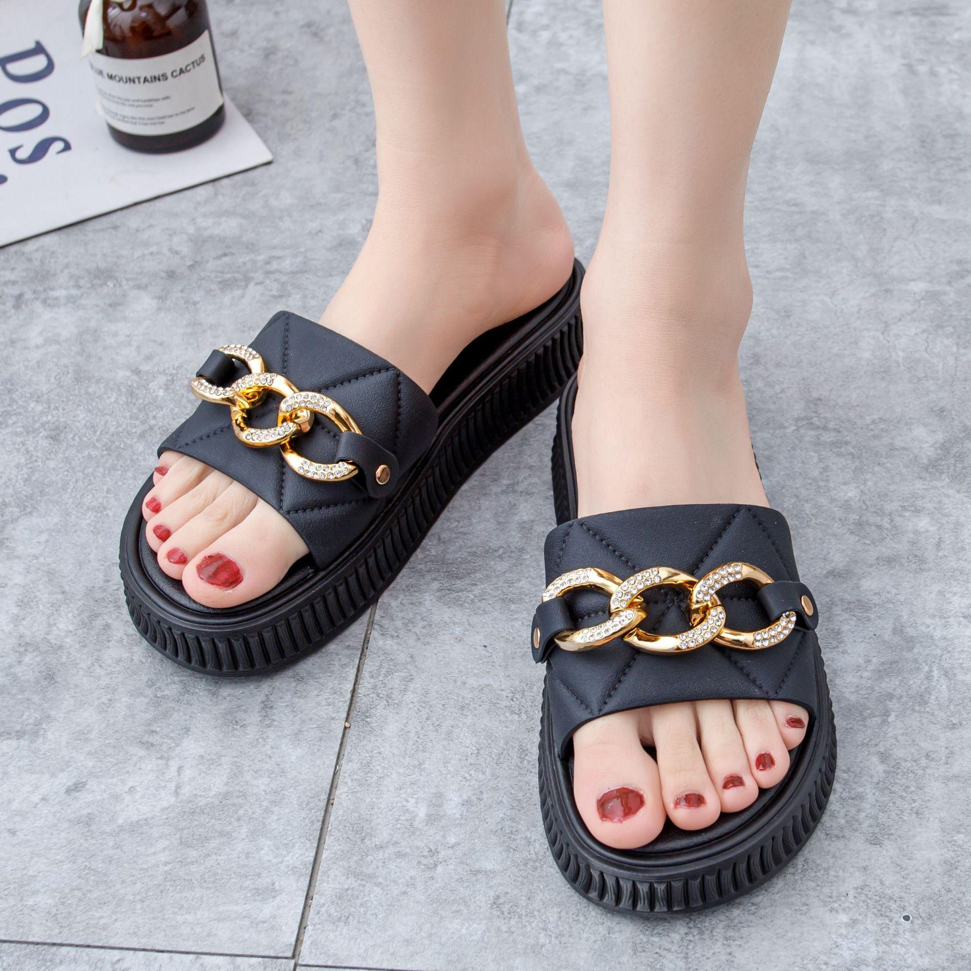 

Новые тапочки с мягкой подошвой для женской летней верхней одежды, толстая подошва, цепочка, корейский выпуск, модное слово, толстая подошва, модные тапочки 40