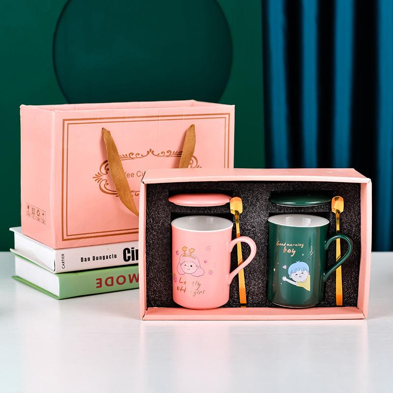 Set Căni pentru Cuplu Îndrăgostit de Ziua Îndrăgostiților Mug Ceramic de Ziua Îndrăgostiților Eveniment Bijuterii Aurii Cadouri de Deschidere