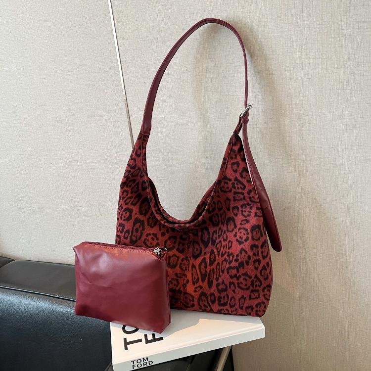 Women's Large Capacity Retro Frosted Shoulder Bag, 2023 Autumn/Winter Collection – Versatile Mother-Child Bucket Style