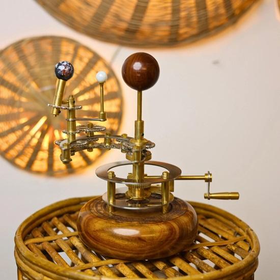 22.86 Cm Orrery, Book Shelves Home Décor Solar System Model Perfect House Warming Gift, Gift for Husband, Tellurion