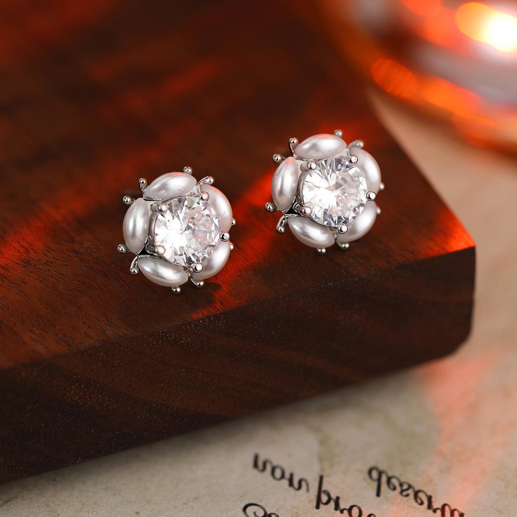 Premium Pearl Stud Earrings S925 Silver Needle Elegant Exquisite Earrings Retro Temperament Versatile Earrings