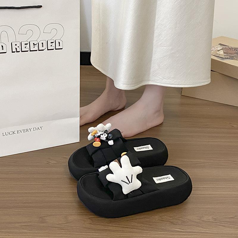 

Модные универсальные повседневные мультяшные милые шлепанцы с Микки для женщин 2025 лето новые на толстой подошве пляжные крутые шлепанцы 40 чёрный