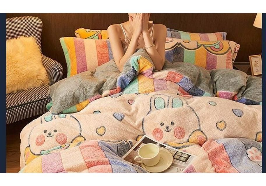 Winter Plush Duvet Cover Set: Double-Sided Flannel & Coral Fleece, Warm 4-Piece Bedding for Dorms
