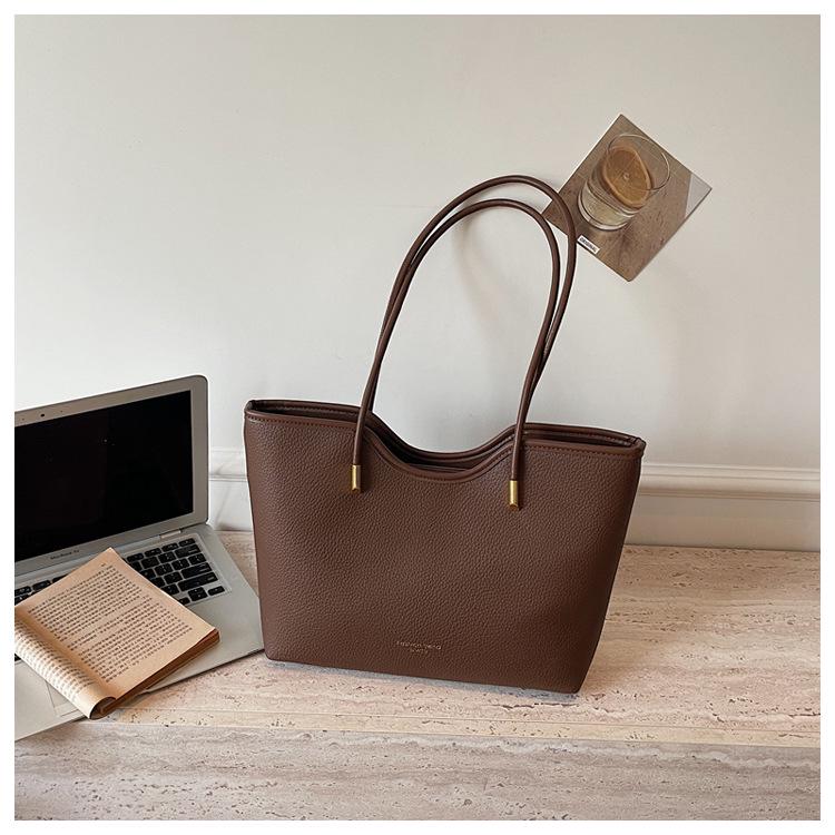 2026 Summer Fashion Trend Large Simple Texture Tote Bag with High Capacity