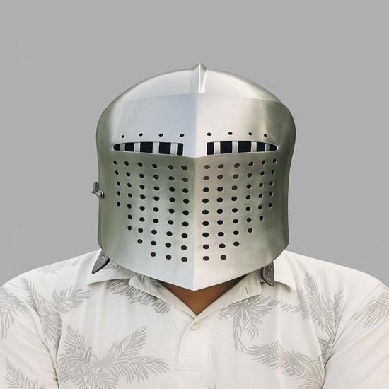 

Средневековый шлем барбют-бацинет Ручной работы стальной доспех шлем LARP Реконструкция Рыцарь Косплей Шлем Подарок на Хэллоуин, для него