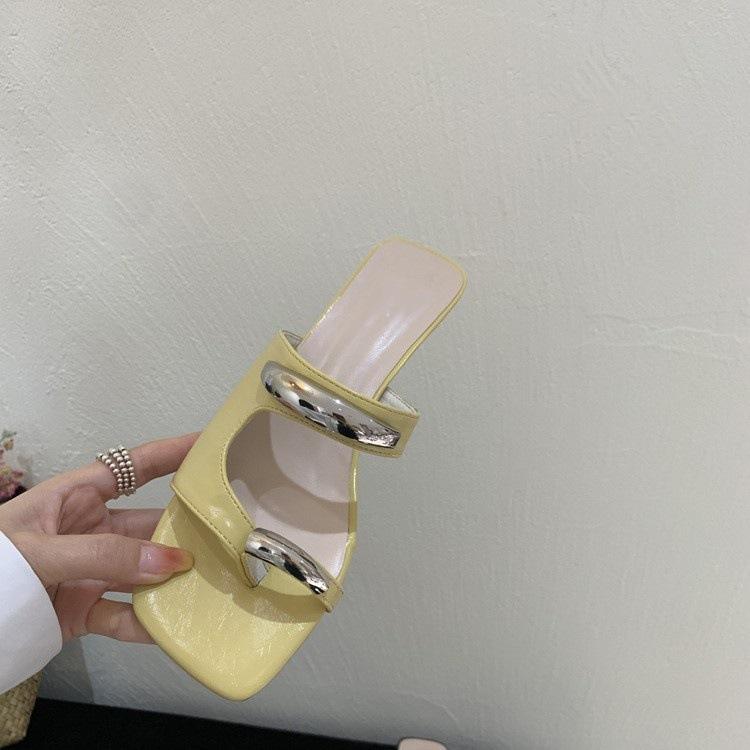 

Holiday style, looking thin~ set of toe sandals to wear outside spring and summer thin belt square head versatile outer slippers 35