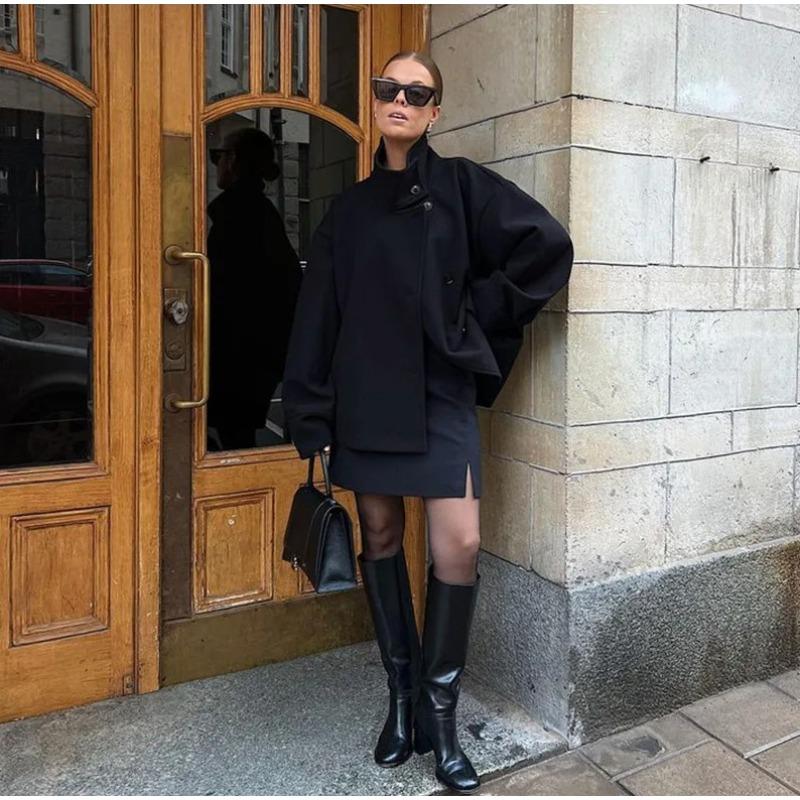 Dámská krátká vlněná bunda s stojáčkem, jednobarevná, temperamentní