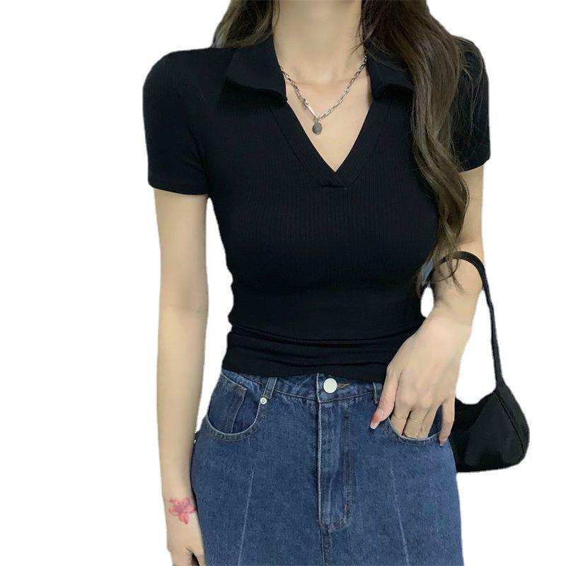 Damski letni polo T-shirt z dekoltem w serek, dopasowany krój - Krótki rękaw, Jednolity kolor, Styl seksowny
