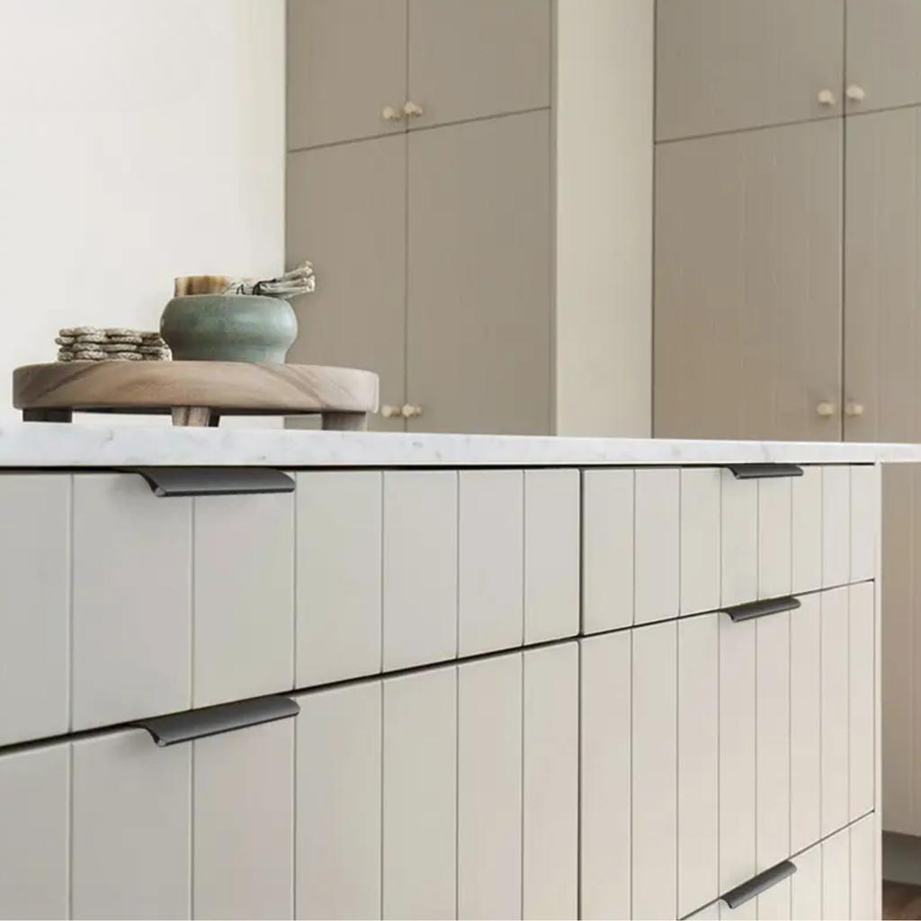 Furniture Handle For Kitchen Cabinets, Drawers, Edge, Black 130