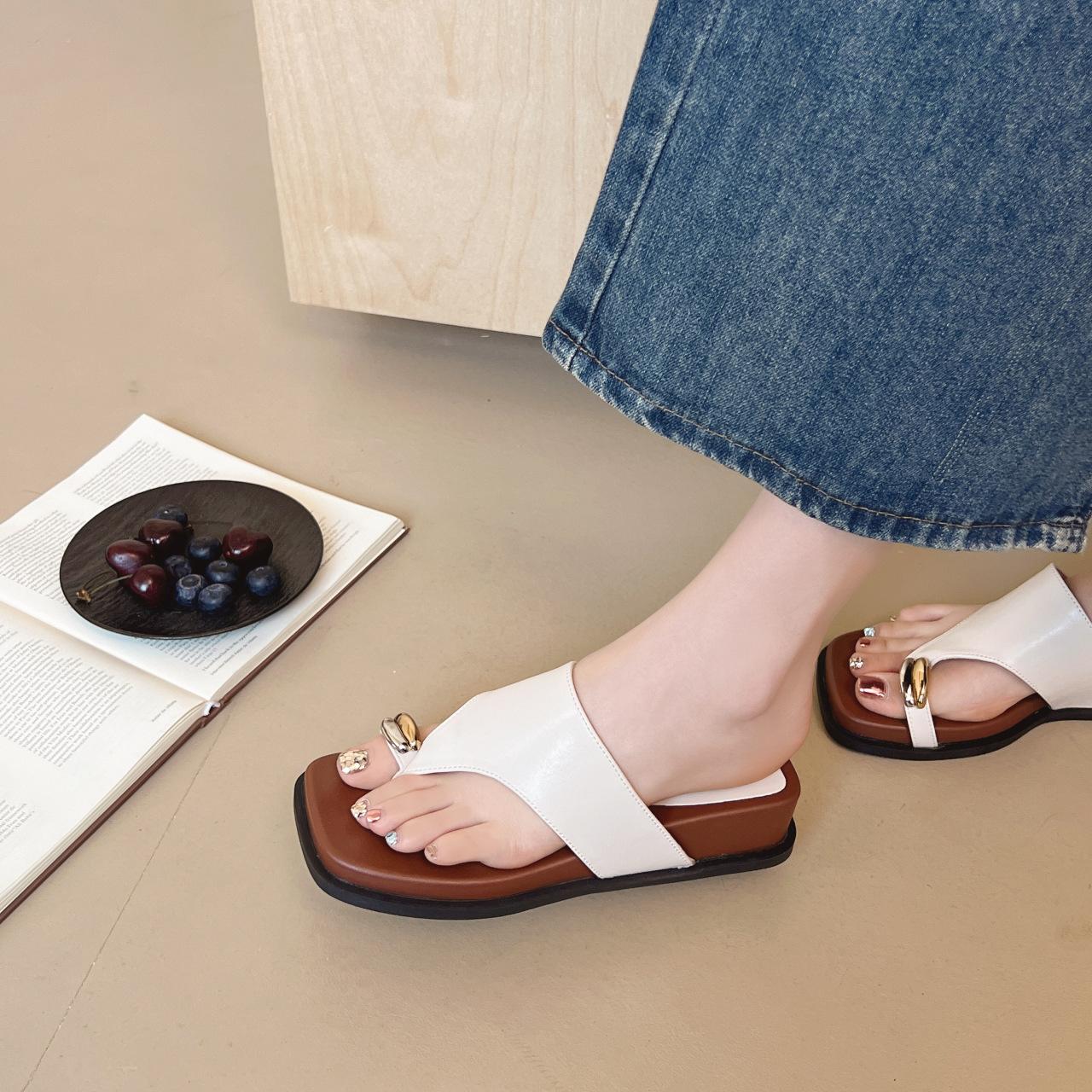 

Internet celebrity high sense non-slip thick bottom slope heel flip-flops women summer wear 2025 new heightening French cool slippers 40