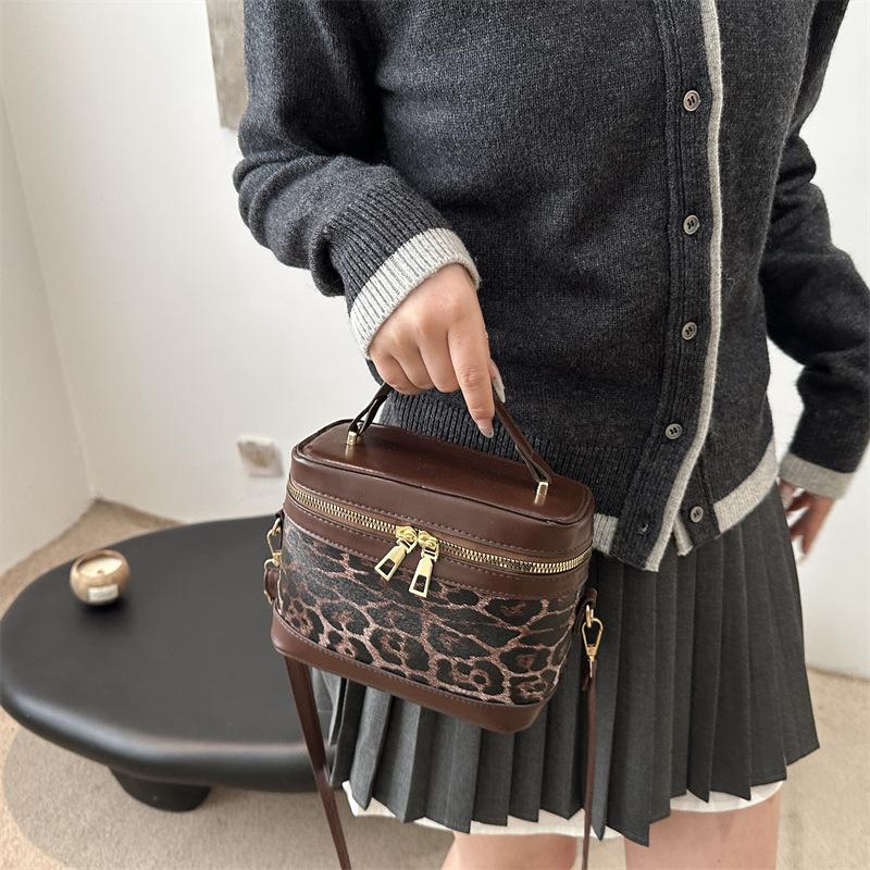 Spring Women's Bags Popular Handbags Simple Fashion Small Bags One Shoulder Oblique Span Box Bags Contrasting Colors Niche