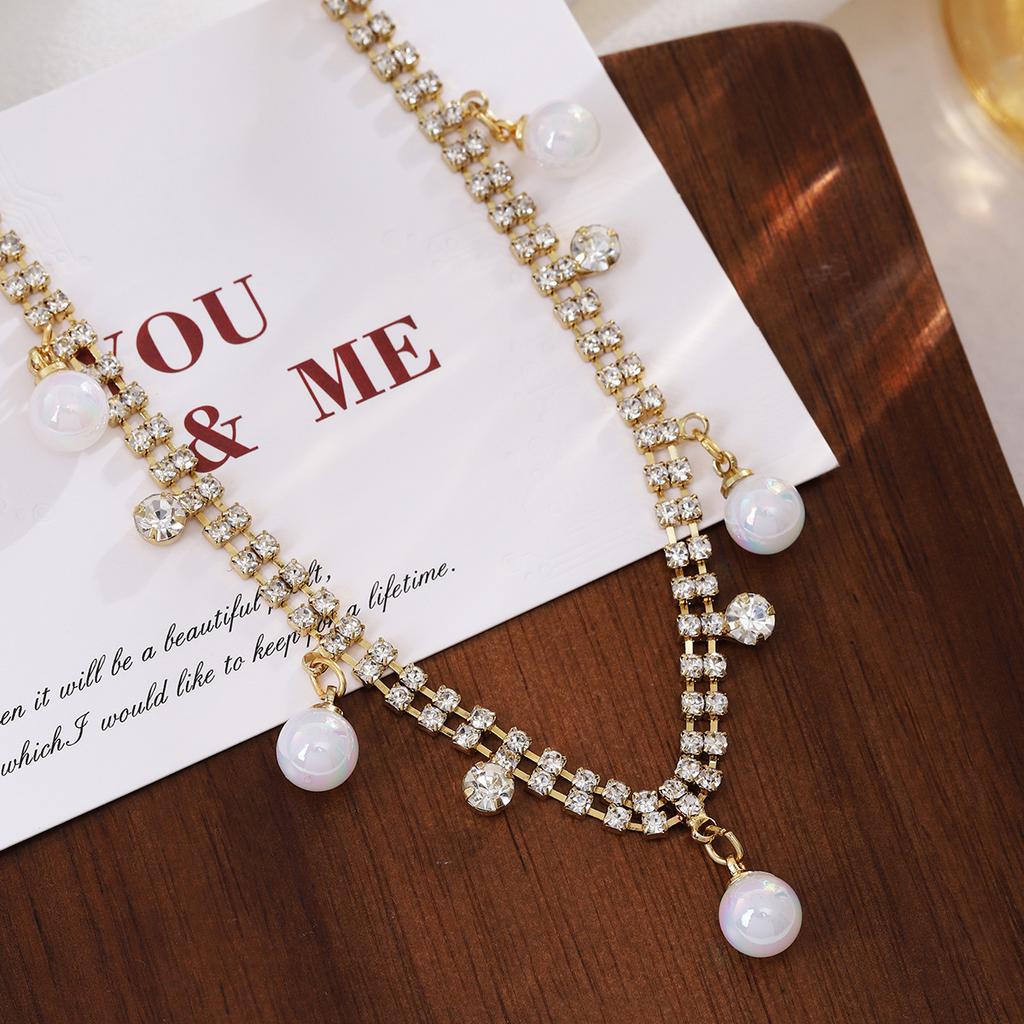 French Retro Gentle Literary Symphony Pearl Necklace, Niche High-End Sense, Simple And Exquisite Diamond-Encrusted Collarbone Chain For Women