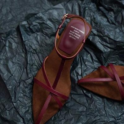 2024 Neue Damen Geformte Hohe Absätze Sommer Luxus Rindsleder Spaghetti-Träger Slingback Damenmode Sandalen