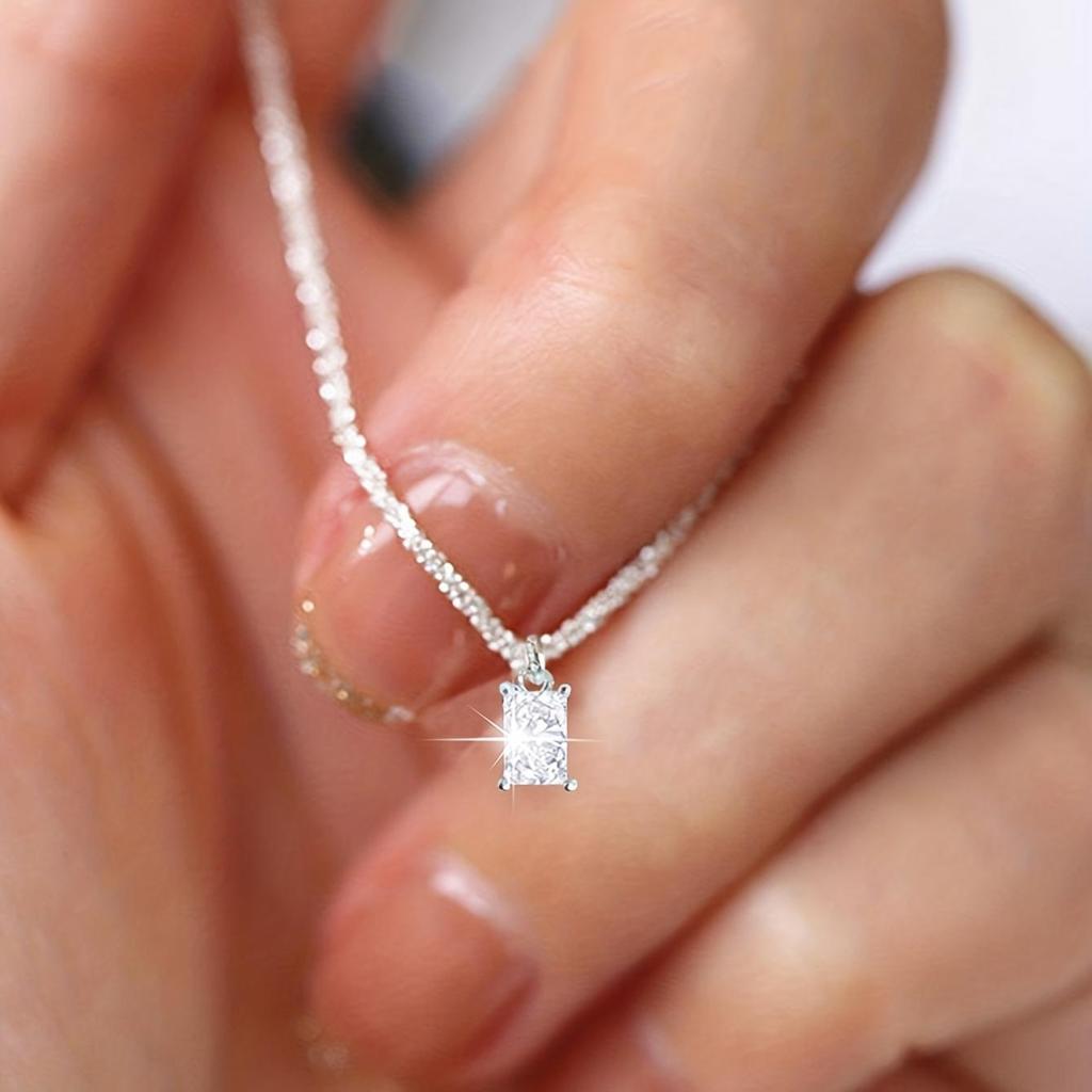 Funkelnde Halskette mit quadratischem Kreuz-Anhänger und Zirkonia für Damen, eleganter Schmuck