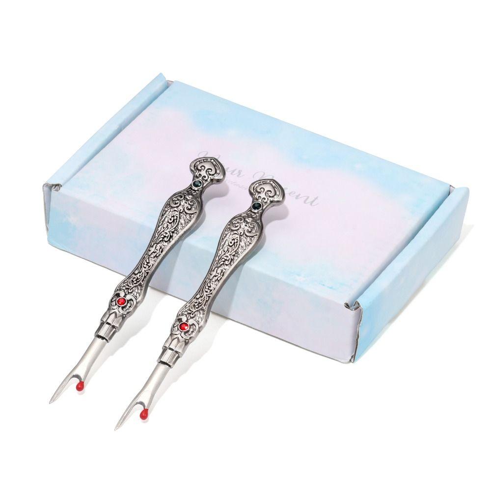 2Pcs European Vintage Metal Seam Ripper Set Durable and Handy Sharp Seam Ripper Tool  for Sewing