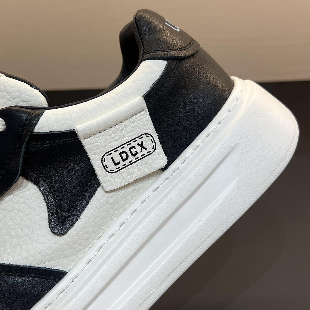 Autumn 2025 Men's Genuine Leather White Sneakers: British Style, Thick Sole, Casual, High-End Fashion