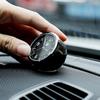 Montre à Quartz Lumineuse en Alliage de Voiture Résistante à l'Usure et aux Dommages Heure Montre Électronique Mode Voiture