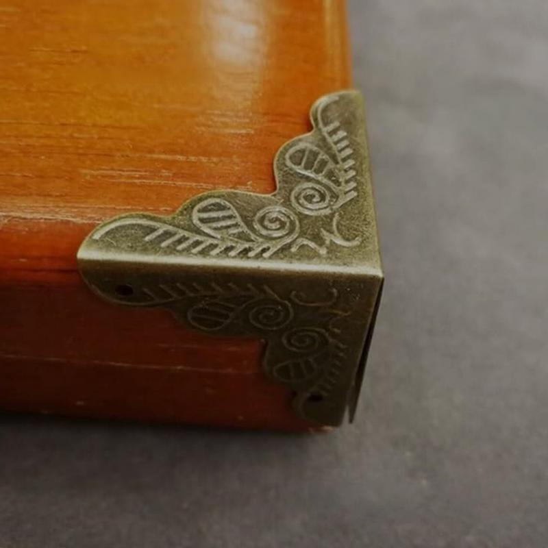 100PCS Retro Box Corner Protectors Decorative Box Corner Guard Elegant Corner Protectors for Wooden Steps Stair Dust Corners
