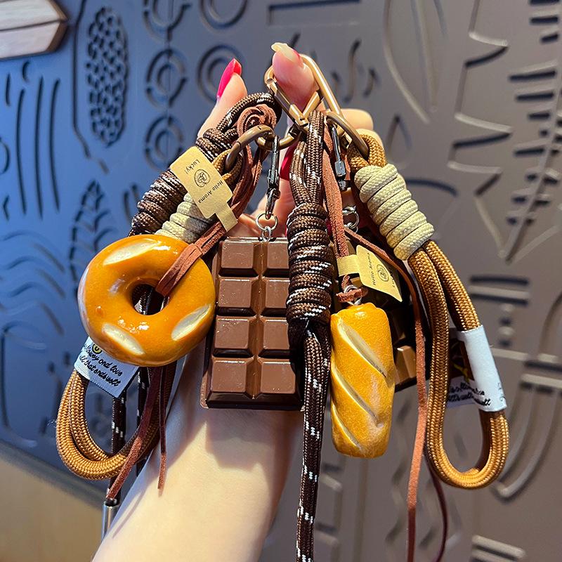 Creative Miu-Style Lye Bread Keychain: Cute Handcrafted Couple Pendant, Small Gift