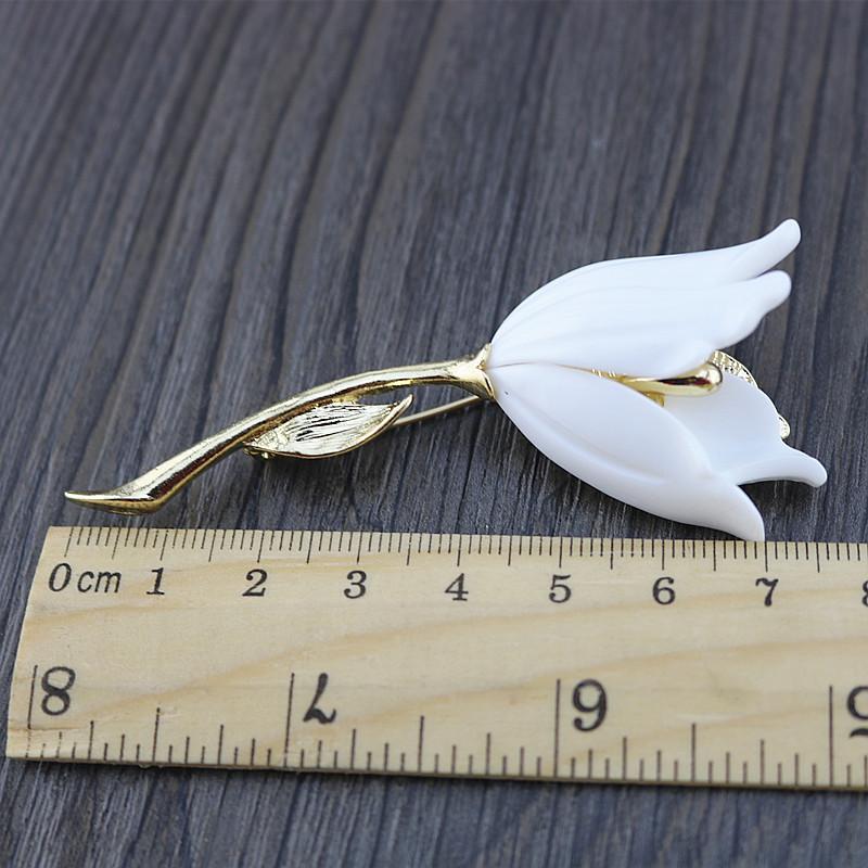 1 Stück Tulpenblumen Broschen für Damen Frühling Mode Pin Elegant Schöner Schmuck 3 Farben Verfügbar Kleid