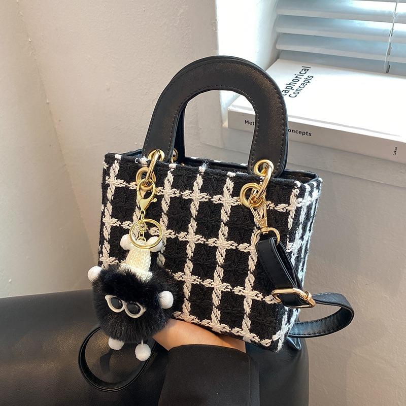 Niche design woolen bag  new bags women's bags autumn and winter messenger bags portable Princess Diana bags