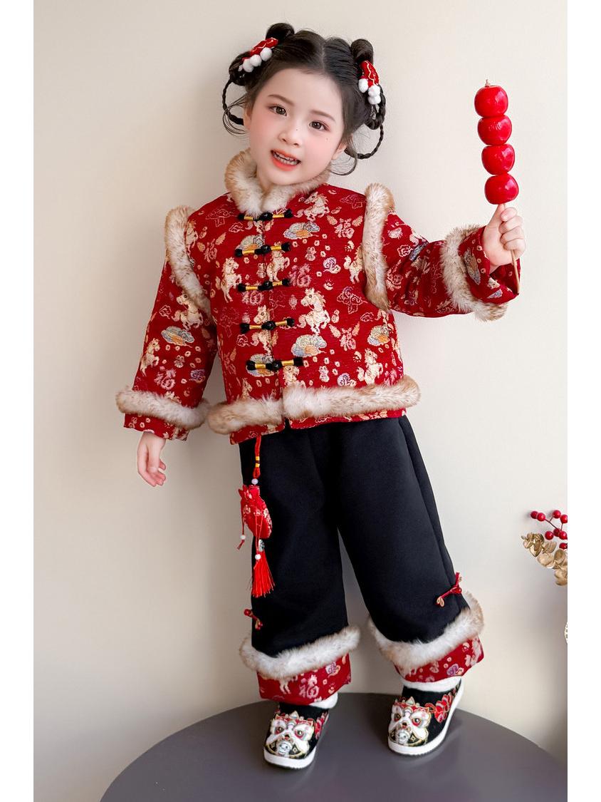 Plus Velvet Winter Hanfu Set for Girls: Chinese Style Tang Suit for New Year Greetings and Warmth. 130 cm