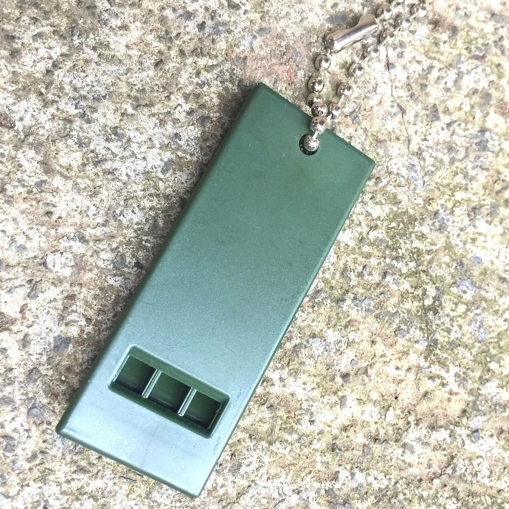 3-Frequency Whistle High Decibel Survival Whistle Outdoor Hiking Camping Whistle Hunting Whistle Emergency Survival Aid Tool