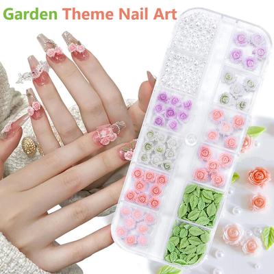 Nail art – Strass e decorazioni per unghie