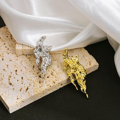 Retro Lava Irregular Brooch, Metal Style Niche Minimalist Design Clothing Fashion Style Internet Celebrity Accessories