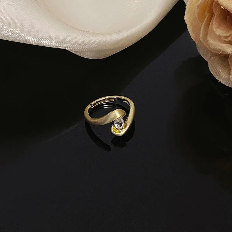 

Новое модное индивидуальное кольцо с изогнутым матовым цирконом и геометрическим рисунком для женщин