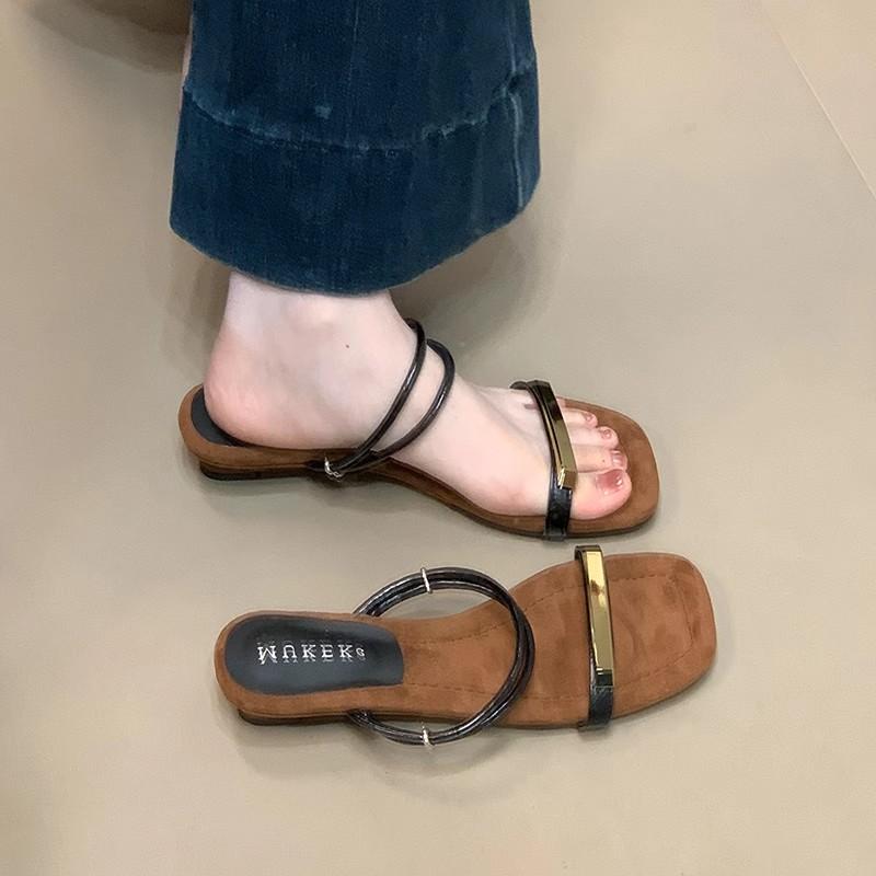 

New Style Round Toe Elegant Open-toe Beach Sandals in Summer Fashionable and Comfortable Two-wear Flat Casual Slippers for Women 40