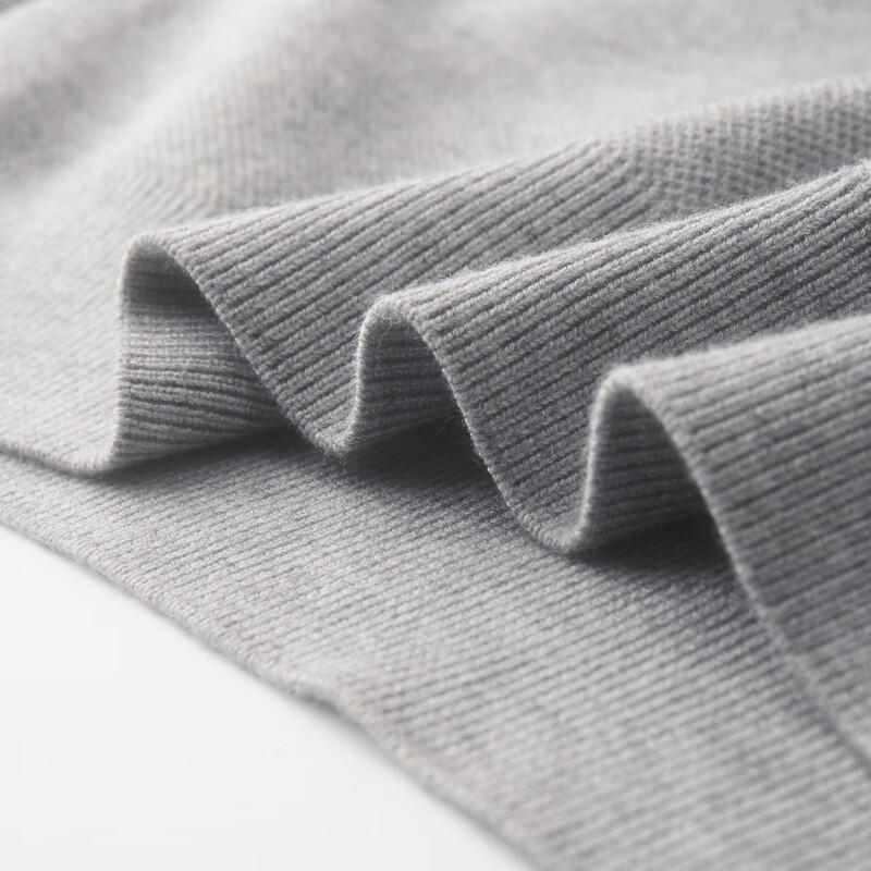 Pánský svetr s těžkým úpletem, vzhled dvoudílného