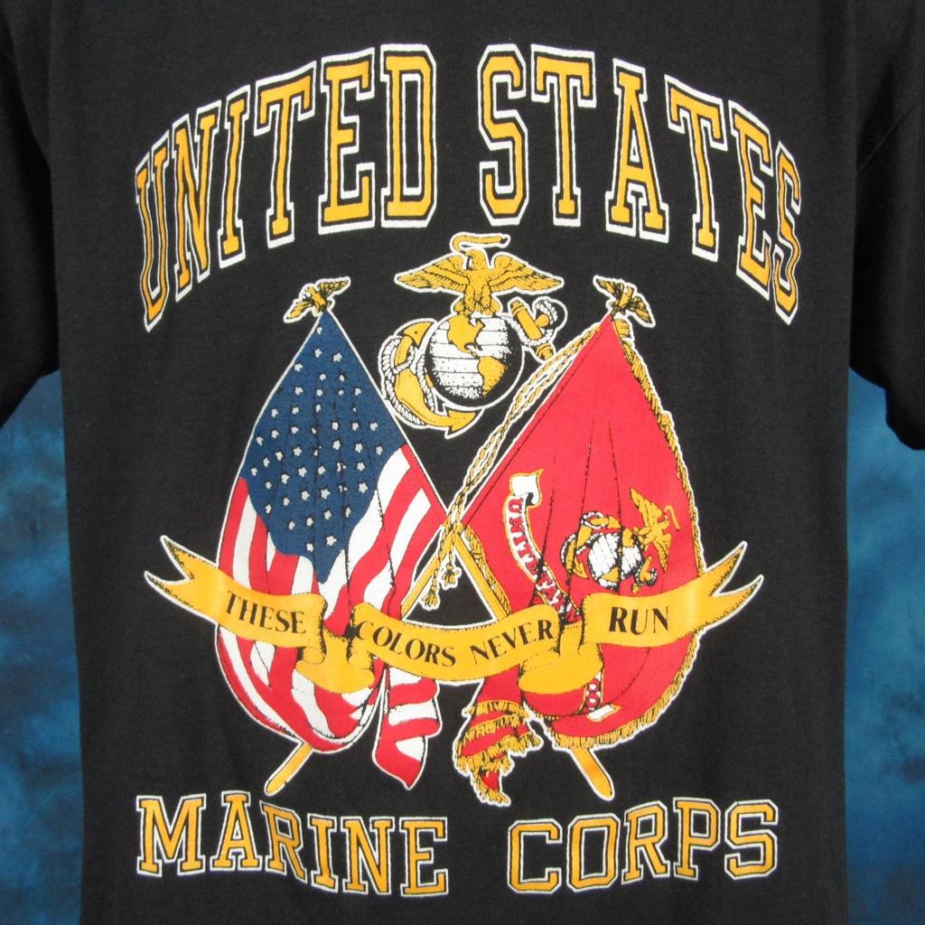Vintage 80s USMC THESE COLORS NEVER RUN T-Shirt M/L Marine Corps Single Stitch