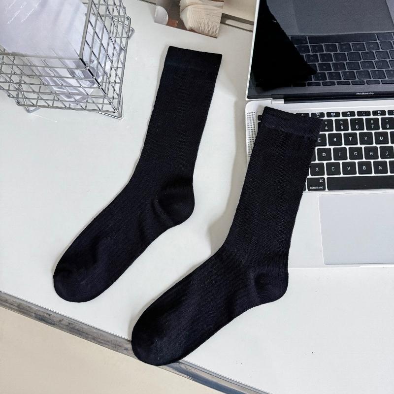 Spring and Summer Thin Solid-color Combed Cotton Boneless Women's Socks, Simple and Versatile, White Comfortable Pile-up Socks