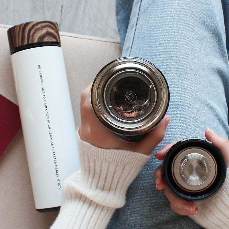 Трендова ізольована чашка для води з нержавіючої сталі з кришкою під дерево – Стильна корейська чашка для чаю для чоловіків, жінок, пар та студентів
