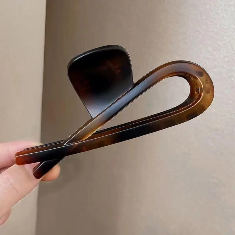 Großer französischer Retro-Klammer-Haarclip für elegante Damenfrisuren.