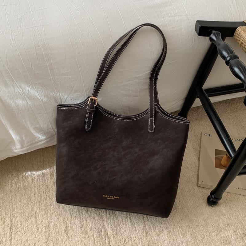 Large capacity tote bag, new fashion commuter underarm handbag, new shoulder women s bag.
