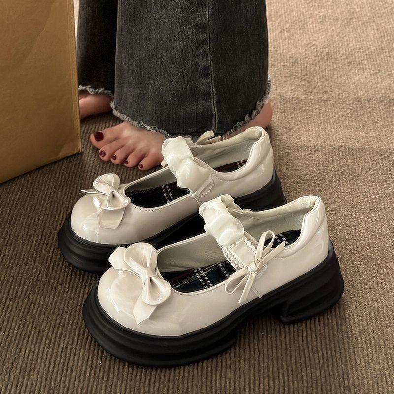 Coarse heel white small leather shoes women's new spring and summer Japanese jk college style cheap shallow mouth Mary Jane single shoes