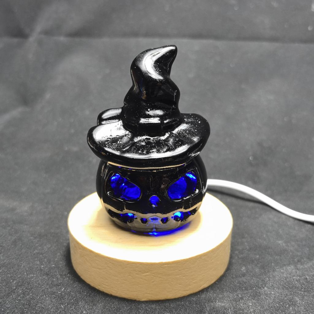 Alle Arten von Kürbisschnitz-Steinkunst und Handwerksskulpturen für Halloween-Hausdekoration, Festivals und den täglichen Gebrauch