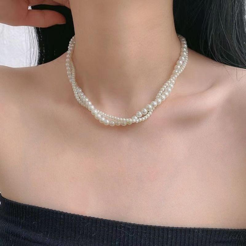Summer Pearl Double-Layered Heart Necklace for Women - High-end Design, Small-Scale, Layered, Delicate Collar Chain Necklace