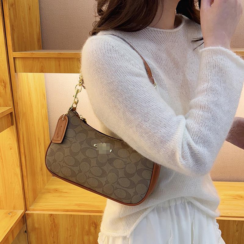 Women's Classic Versatile Crescent Crossbody Bag with Chain Print