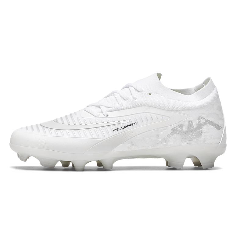 New Men's Soccer Shoes High-Top Soccer Cleats Outdoor Breathable Athletic Professional Spikes Youth Boys Football Shoes Unisex