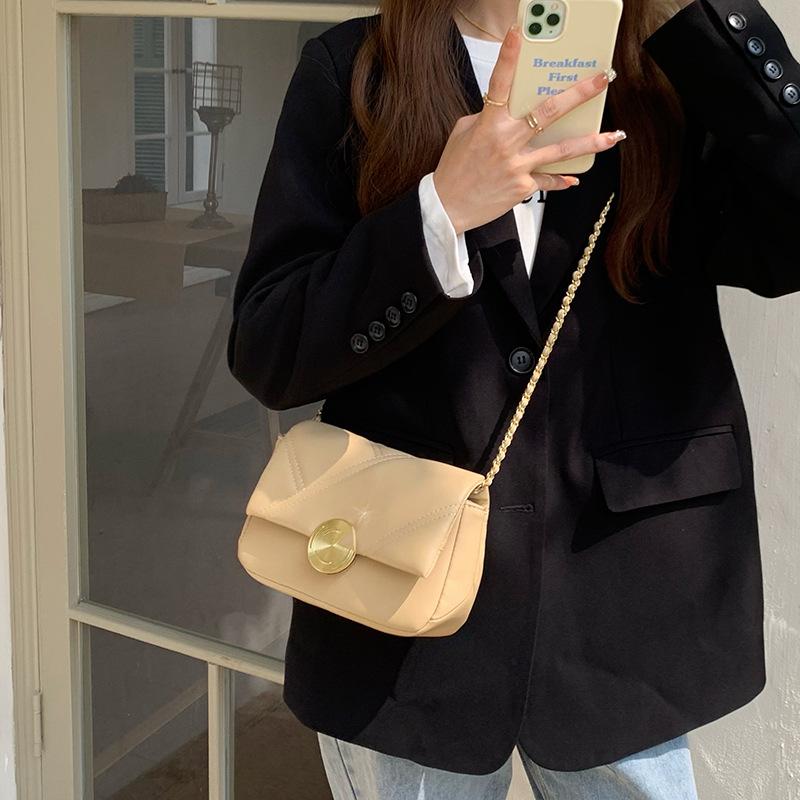 

New Diamond Chain Bag for Women s Spring and Summer Texture Niche Design One-shoulder Crossbody Bag Fashionable Small Square Bag