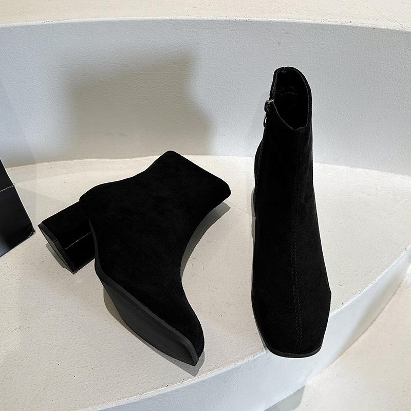 

Foreign trade large size thick heel high heels women s shoes autumn new Xiaoxiangfeng Korean version retro square head single shoes 35 чёрный