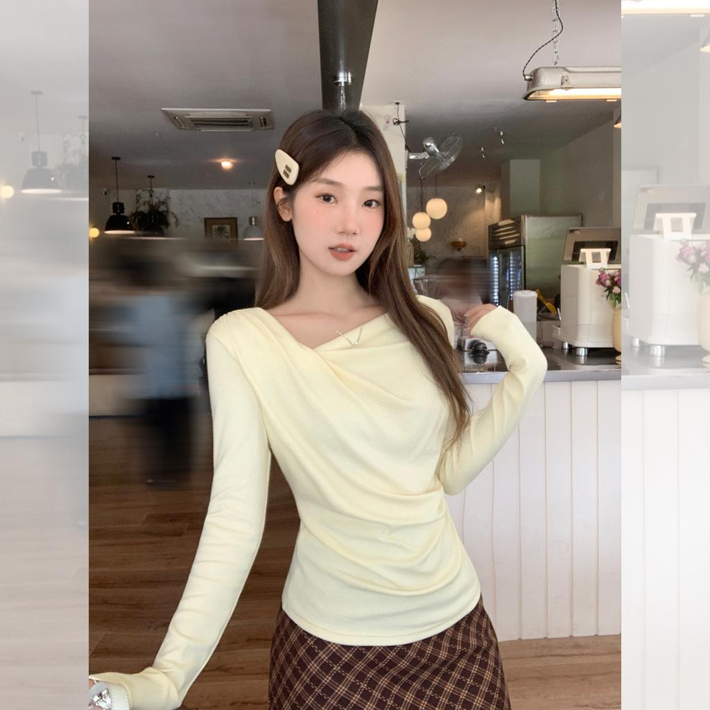 Brown Korean slanted shoulder swing collar long-sleeved T-shirt women's autumn bottoming off-the-shoulder pleated thin inner top