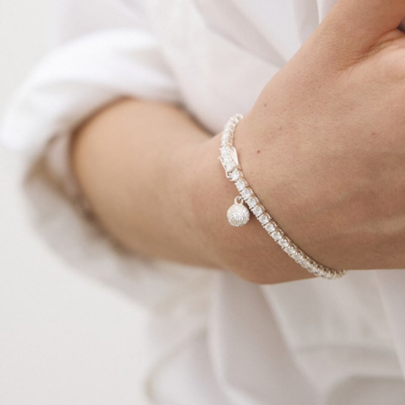 

poery Tennis Charm Bracelet Silver