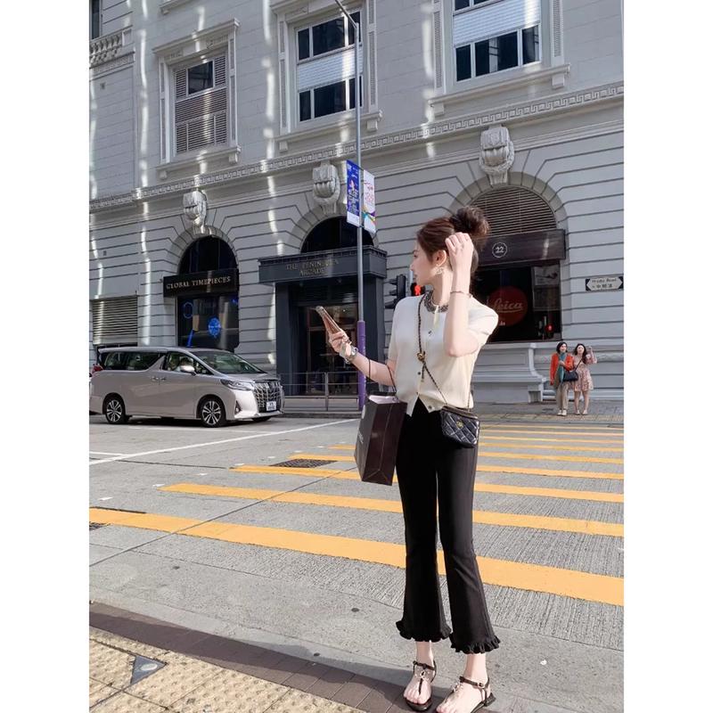 Women s High-Waist Flared Cropped Jeans M